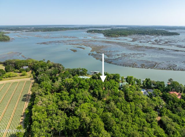 16 Comfort Point, St. Helena Island, SC 29920