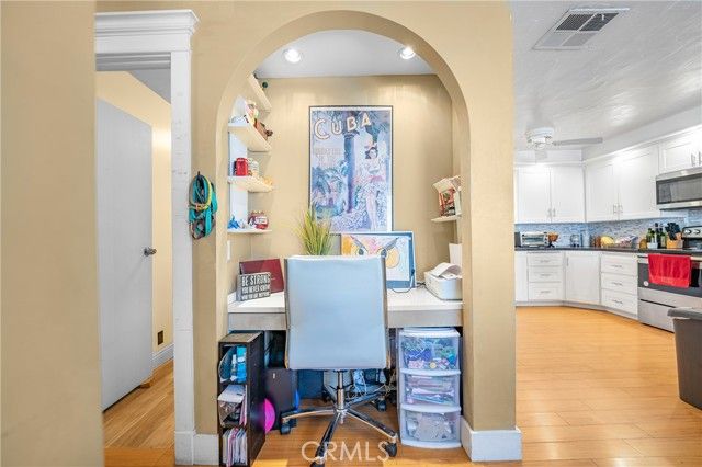 23777 Mulholland Highway 86, Calabasas, CA 91302