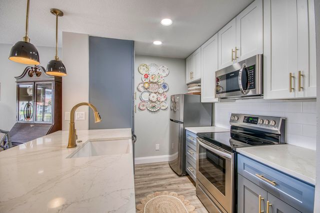 170 Cypress Point Drive, Palm Beach Gardens, FL 33418