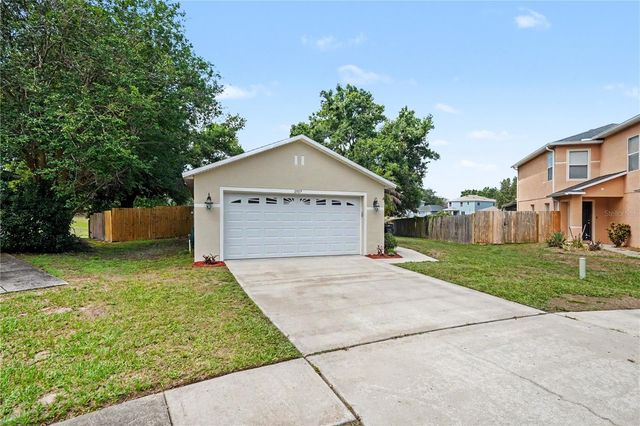 11917 MANGO GROVES BOULEVARD, Seffner, FL 33584