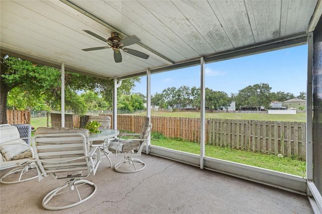 11917 MANGO GROVES BOULEVARD, Seffner, FL 33584