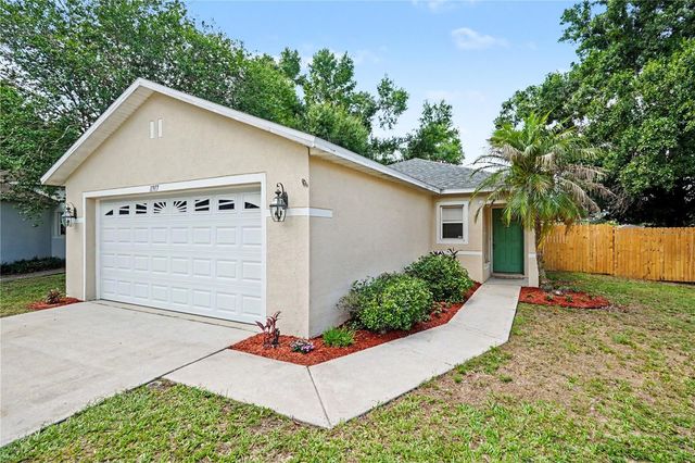 11917 MANGO GROVES BOULEVARD, Seffner, FL 33584