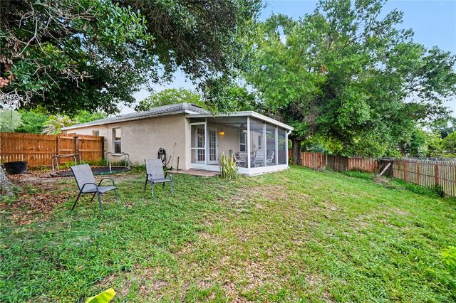 11917 MANGO GROVES BOULEVARD, Seffner, FL 33584