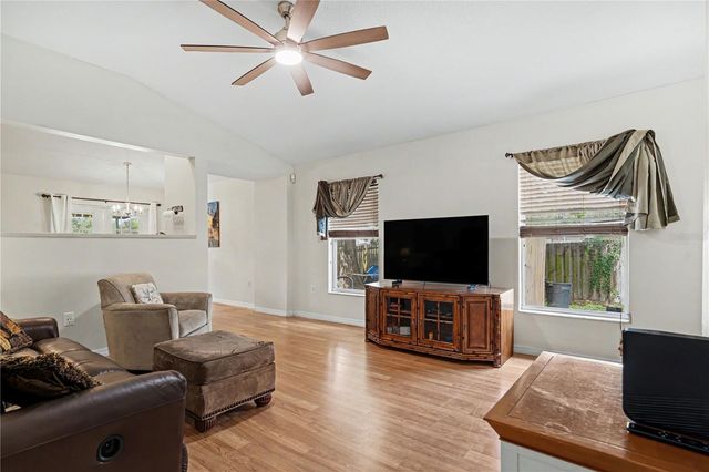 11917 MANGO GROVES BOULEVARD, Seffner, FL 33584