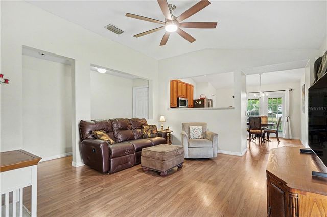 11917 MANGO GROVES BOULEVARD, Seffner, FL 33584