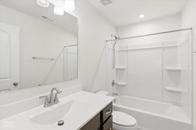 6320 W Cedar Chase Drive, Mccordsville, IN 46055