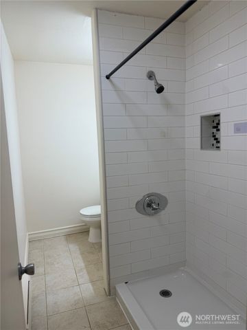 3910 NE 51st Street, Seattle, WA 98105
