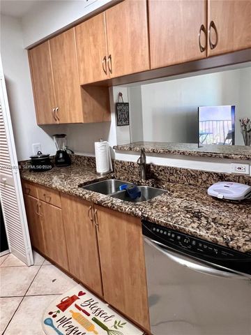 19655 E Country Club Dr 6106, Aventura, FL 33180