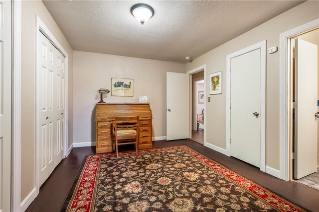 1848 Rolling Hills Drive, Fayetteville, AR 72703