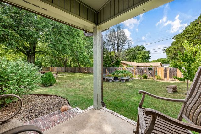 1848 Rolling Hills Drive, Fayetteville, AR 72703