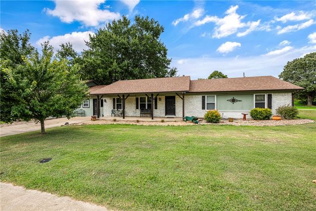 1848 Rolling Hills Drive, Fayetteville, AR 72703
