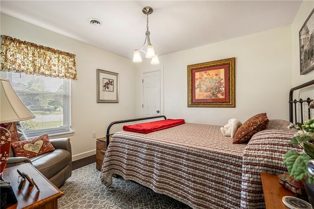 1848 Rolling Hills Drive, Fayetteville, AR 72703