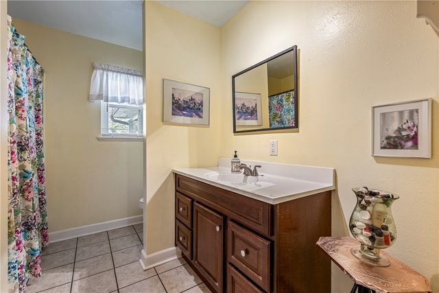 1848 Rolling Hills Drive, Fayetteville, AR 72703
