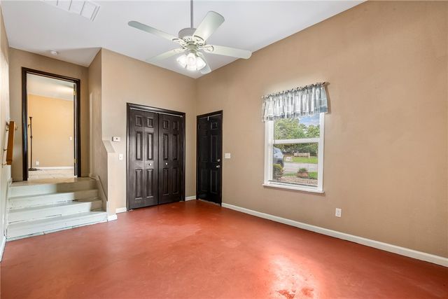 1848 Rolling Hills Drive, Fayetteville, AR 72703