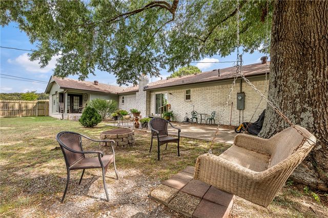 1848 Rolling Hills Drive, Fayetteville, AR 72703