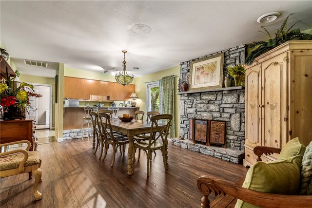 1848 Rolling Hills Drive, Fayetteville, AR 72703