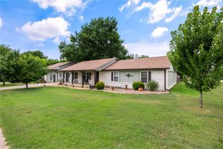 1848 Rolling Hills Drive, Fayetteville, AR 72703