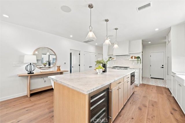 9127 Hargis, Los Angeles, CA 90034