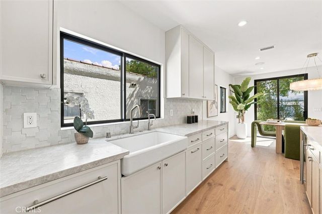 9127 Hargis, Los Angeles, CA 90034
