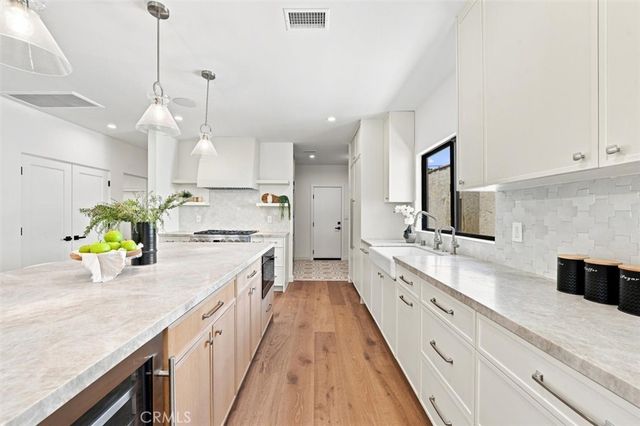 9127 Hargis, Los Angeles, CA 90034