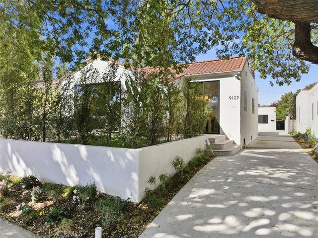 9127 Hargis, Los Angeles, CA 90034