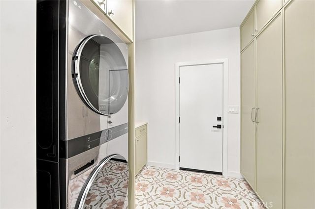 9127 Hargis, Los Angeles, CA 90034