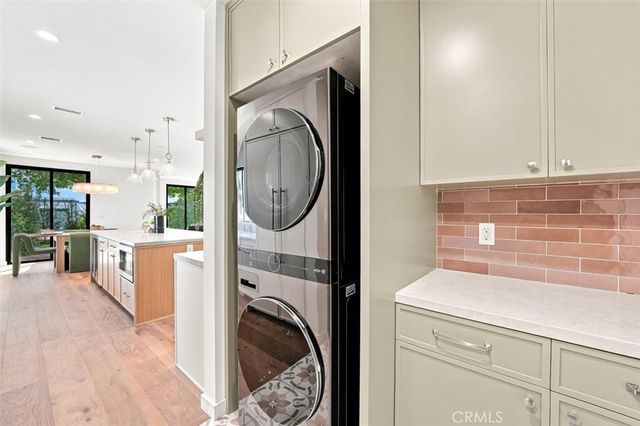 9127 Hargis, Los Angeles, CA 90034
