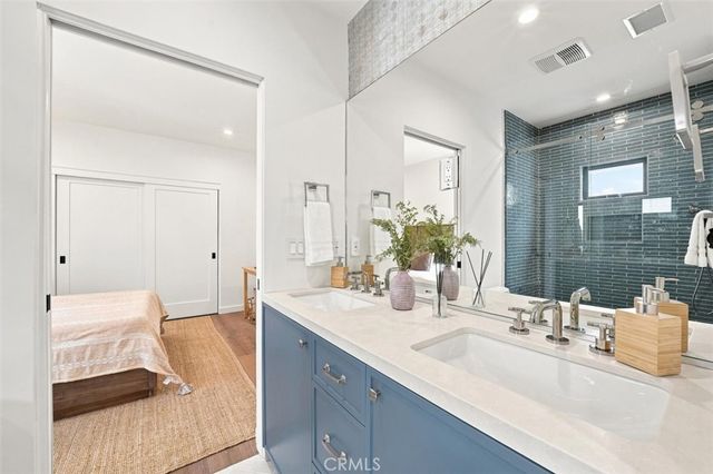 9127 Hargis, Los Angeles, CA 90034