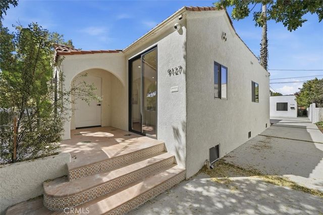 9127 Hargis, Los Angeles, CA 90034