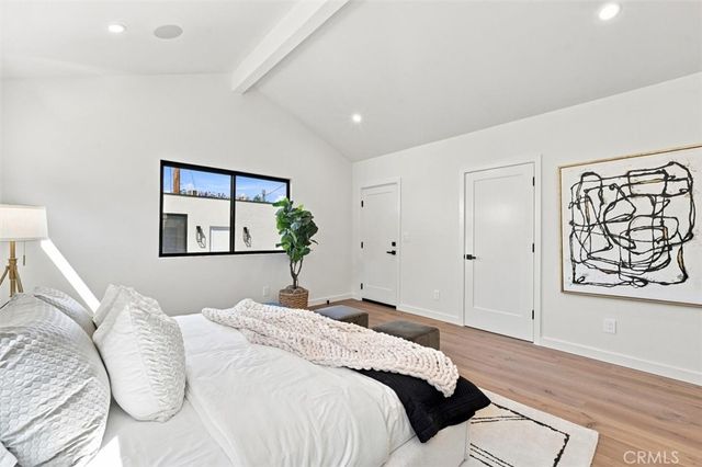 9127 Hargis, Los Angeles, CA 90034