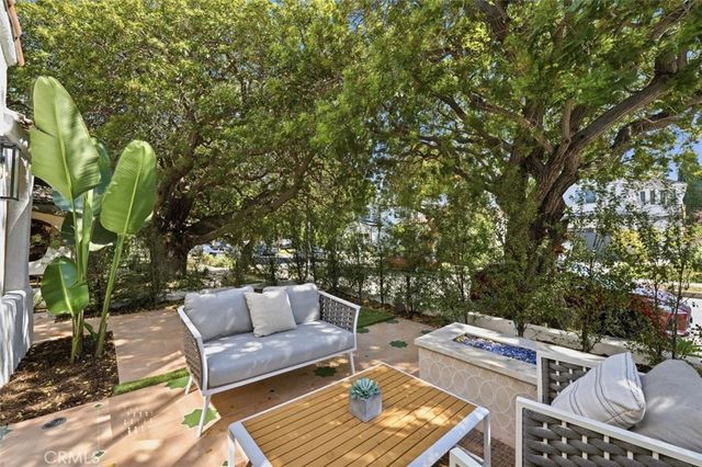 9127 Hargis, Los Angeles, CA 90034