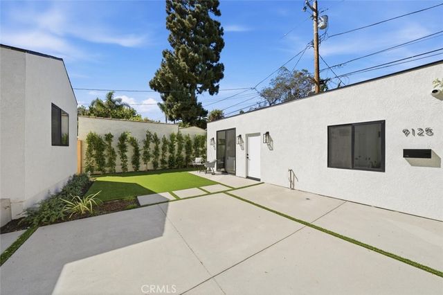 9127 Hargis, Los Angeles, CA 90034