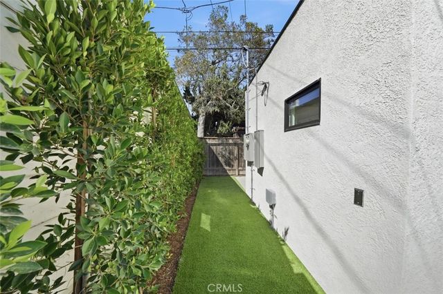 9127 Hargis, Los Angeles, CA 90034