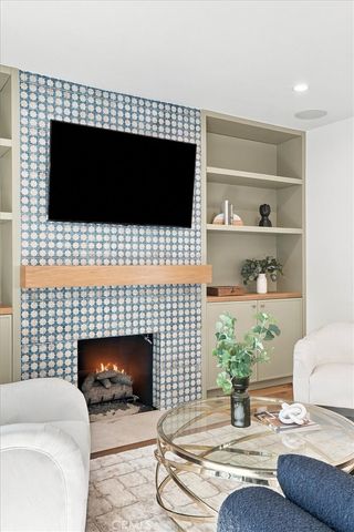 9127 Hargis, Los Angeles, CA 90034