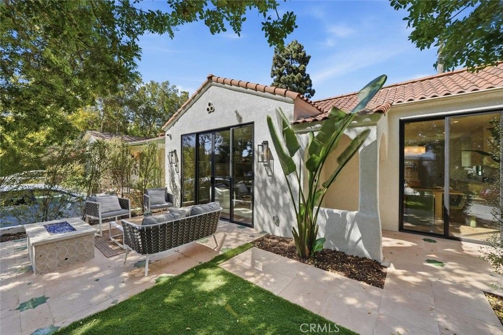 9127 Hargis, Los Angeles, CA 90034