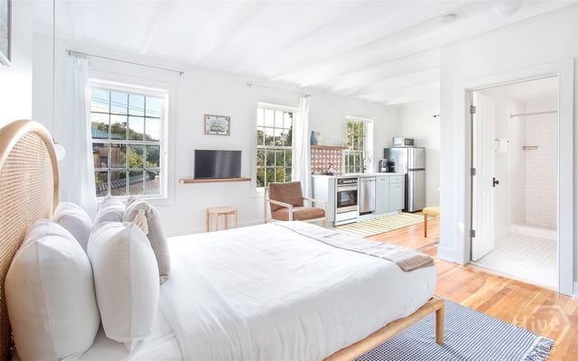 1 E Gordon Street 6, Savannah, GA 31401