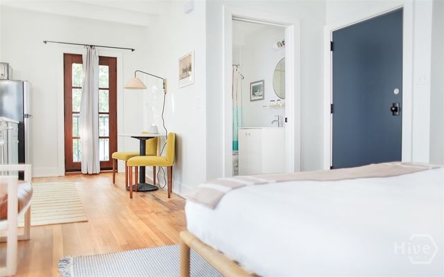 1 E Gordon Street 6, Savannah, GA 31401