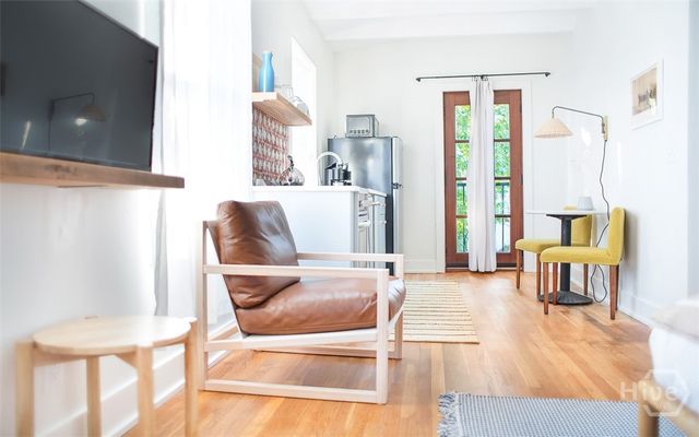 1 E Gordon Street 6, Savannah, GA 31401