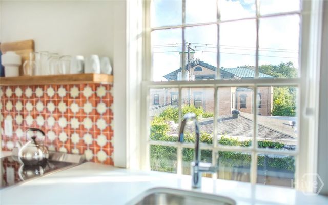 1 E Gordon Street 6, Savannah, GA 31401