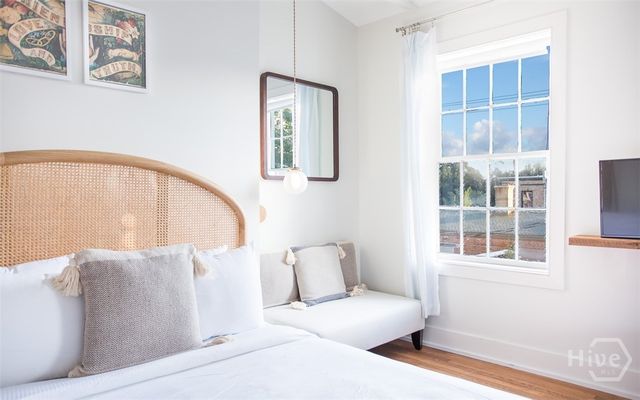 1 E Gordon Street 6, Savannah, GA 31401