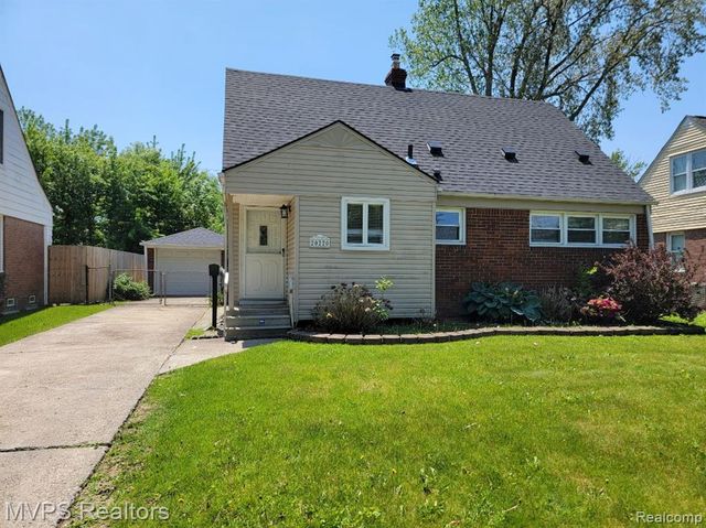 20220 Lancaster Street, Harper Woods, MI 48225