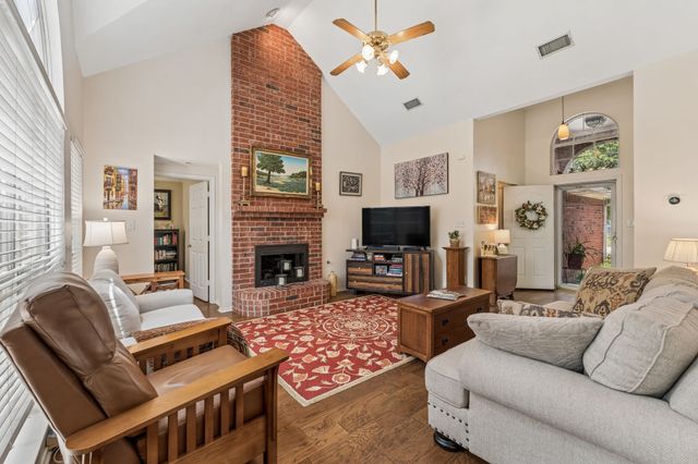 4912 Parkside Way, Fort Worth, TX 76137