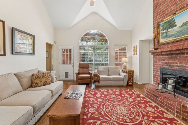 4912 Parkside Way, Fort Worth, TX 76137