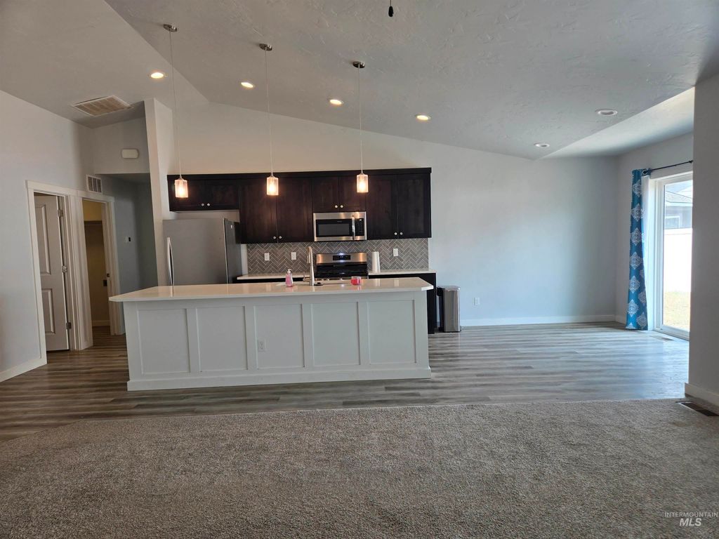 1205 NW 20th Ct, Fruitland, ID 83619 photo 4