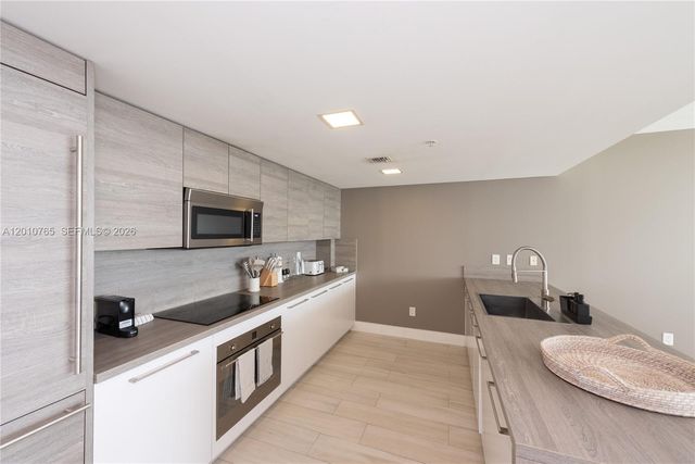 400 Sunny Isles Blvd 1518, Sunny Isles Beach, FL 33160