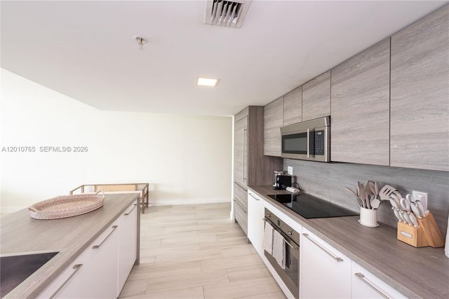 400 Sunny Isles Blvd 1518, Sunny Isles Beach, FL 33160