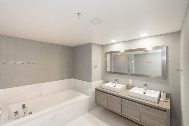 400 Sunny Isles Blvd 1518, Sunny Isles Beach, FL 33160