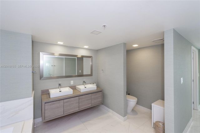 400 Sunny Isles Blvd 1518, Sunny Isles Beach, FL 33160