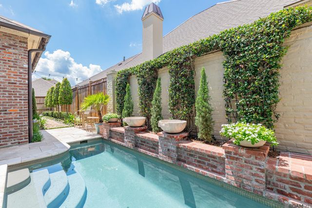 7911 Willow Grove Blvd, Saint George, LA 70810