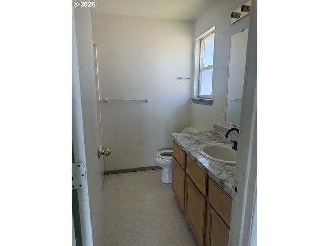 1300 Sw 10TH Ct, Pendleton, OR 97801